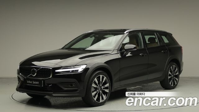 Volvo V60 B5 Ultra AWD — пробег 583 км — фото 1 из 5