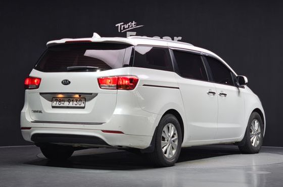 Kia Carnival 11-seater Luxury — пробег 117 985 км — фото 2 из 5