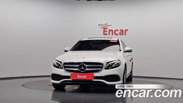 Mercedes-Benz E-Class E300 4MATIC Avnatgarde — пробег 66 251 км — фото 3 из 5