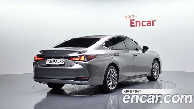 Lexus ES Luxury Plus — пробег 74 380 км — фото 2 из 5