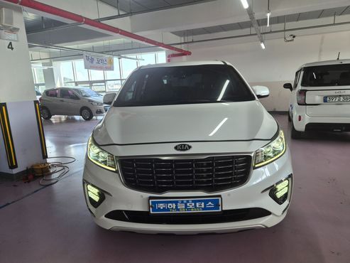 Kia Carnival 9-Seater Noblesse — пробег 161 816 км — фото 3 из 5