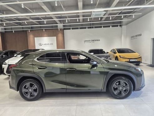 Lexus UX 2.0 2WD — пробег 5 017 км — фото 2 из 5