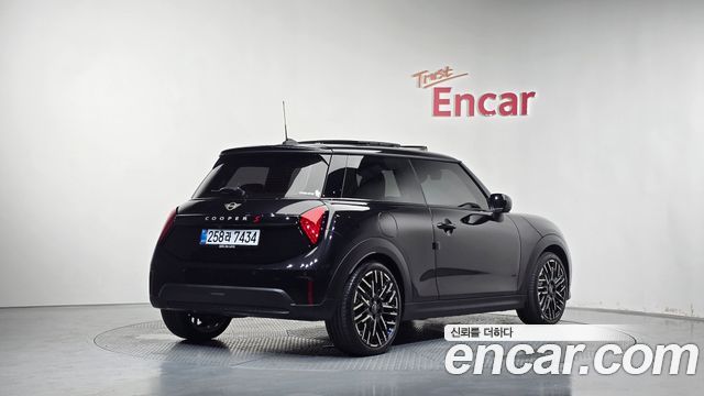 Mini Cooper Mayfield Edition 3rd — пробег 10 563 км — фото 2 из 5