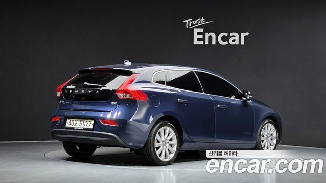 Volvo V40 из Кореи Encar