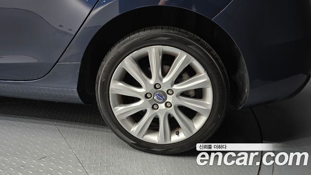 Volvo V40 из Кореи Encar