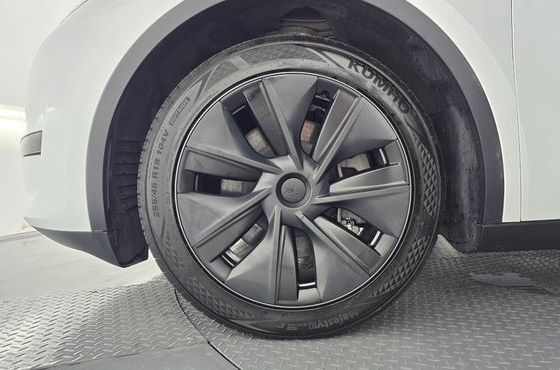 Tesla Model Y RWD — пробег 18 566 км — фото 5 из 5