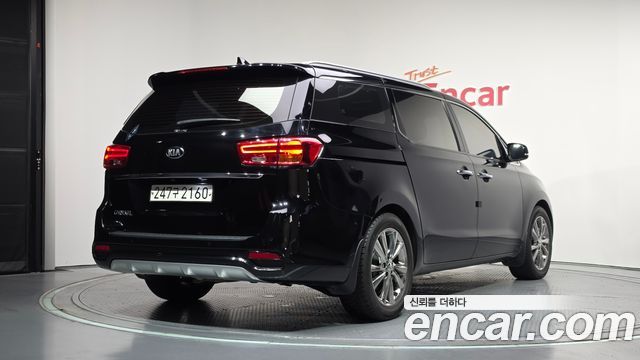 Kia Carnival из Кореи Encar