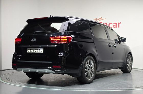 Kia Carnival 9-Seater Prstige — пробег 140 933 км — фото 2 из 5