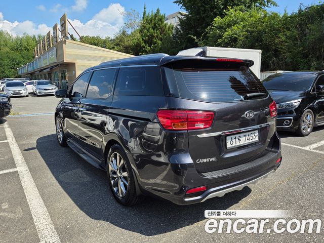 Kia Carnival из Кореи Encar