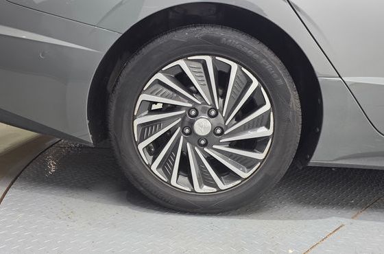 Hyundai Sonata Premium Plus — пробег 118 286 км — фото 5 из 5