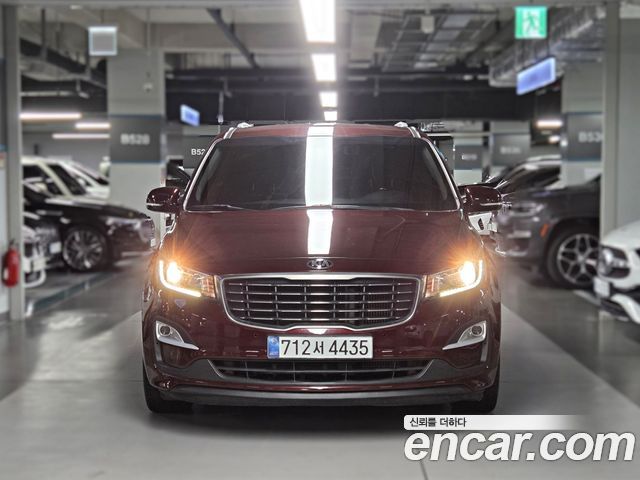 Kia Carnival 11-Seater Prestige — пробег 140 262 км — фото 3 из 5