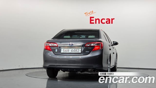 Toyota Camry Hybrid XLE — пробег 200 304 км — фото 4 из 5
