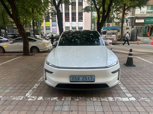Tesla Model Y Long Range AWD — пробег 21 661 км — фото 1 из 5