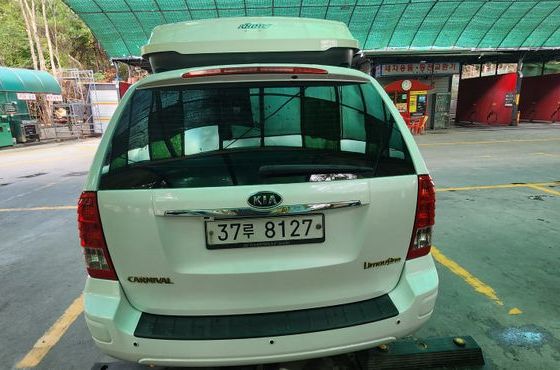 Kia Carnival New Carnival Limousine President — пробег 238 000 км — фото 4 из 5