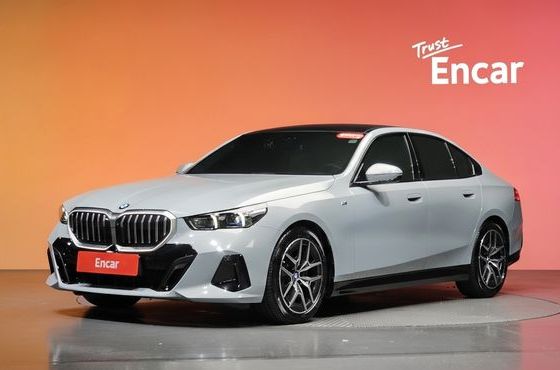BMW 5-Series 520i M Sport — пробег 8 927 км — фото 1 из 5