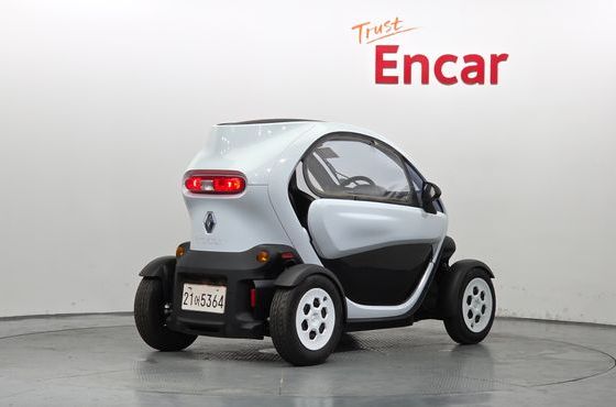 Renault (Samsung) Twizy Life(2-Seater) — пробег 28 км — фото 2 из 5