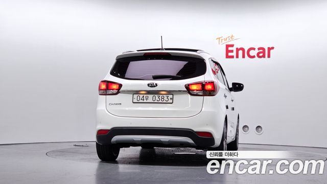 Kia Carens из Кореи Encar