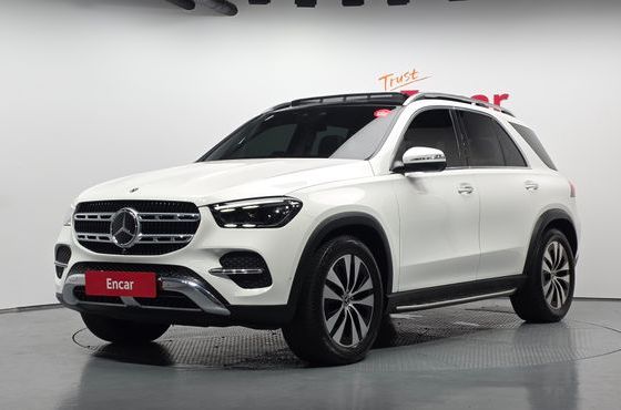 Mercedes-Benz GLE-Class GLE300d 4MATIC — пробег 34 651 км — фото 1 из 5