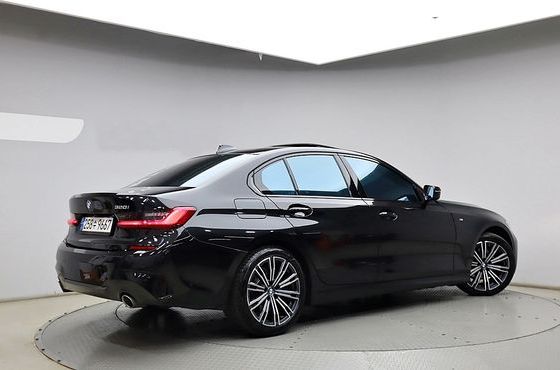 BMW 3-Series 320i M Sport — пробег 59 249 км — фото 2 из 5