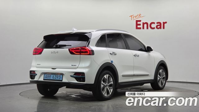 Kia Niro Prestige — пробег 40 223 км — фото 2 из 5