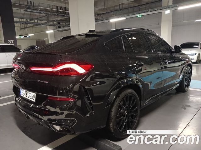 BMW X6 xDrive40i M Sport — пробег 521 км — фото 4 из 5