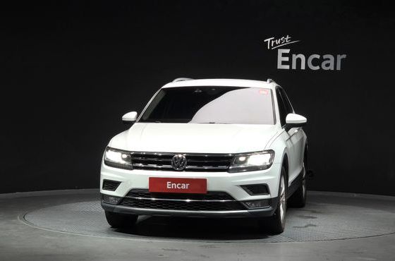 Volkswagen Tiguan 2.0 TDI Premium — пробег 211 475 км — фото 3 из 5