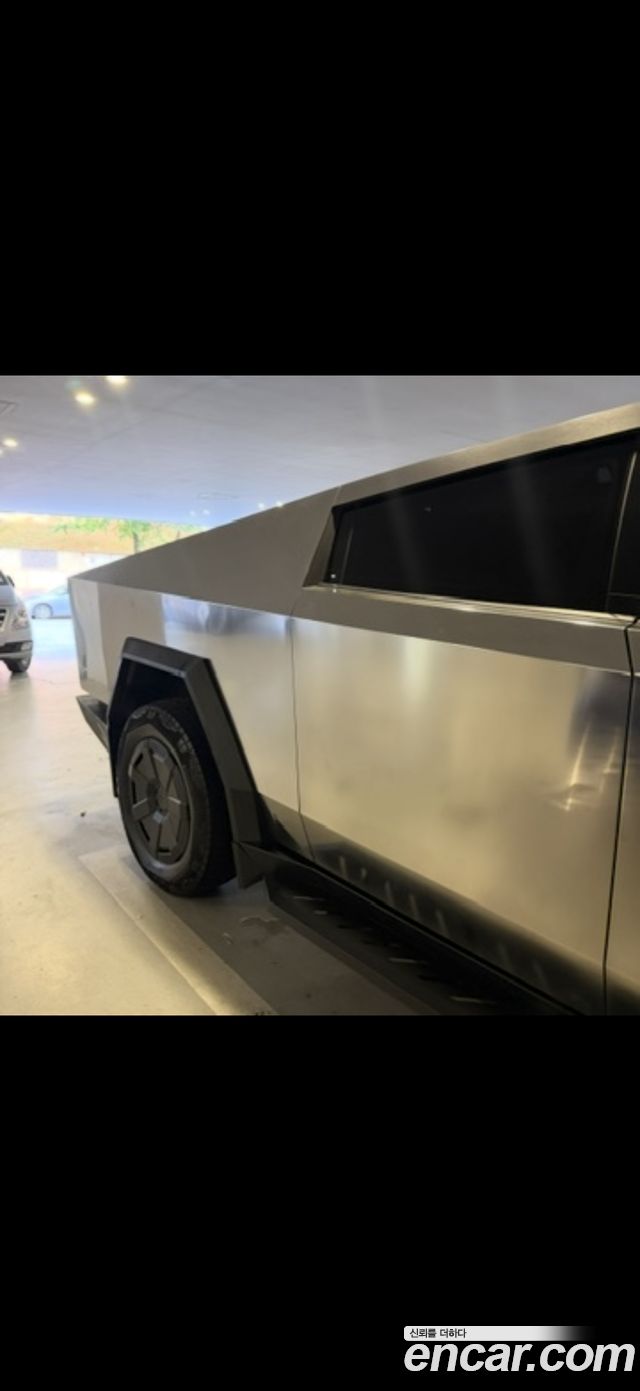 Tesla Cybertruck AWD — пробег 23 000 км — фото 4 из 5