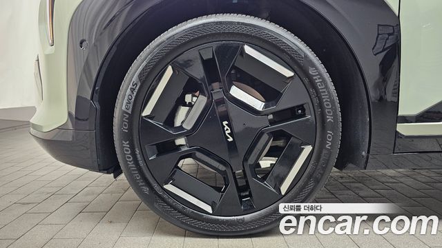 Kia EV3 Long Range 2WD GT Line — пробег 15 265 км — фото 5 из 5