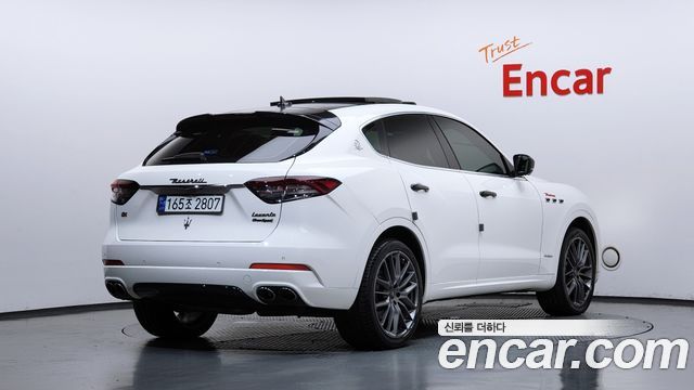 Maserati Levante 3.0 AWD Sport — пробег 95 503 км — фото 2 из 5