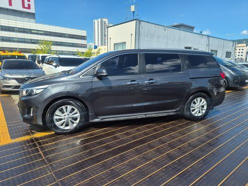Kia Carnival 11-seater Luxury — пробег 93 560 км — фото 3 из 5