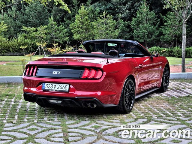 Ford Mustang GT Convertible — пробег 30 418 км — фото 2 из 5
