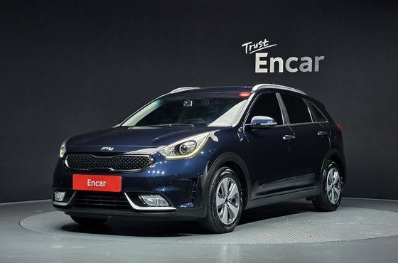Kia Niro Prestige — пробег 98 883 км — фото 3 из 5