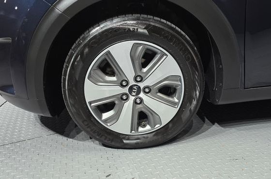 Kia Niro Prestige — пробег 98 883 км — фото 5 из 5
