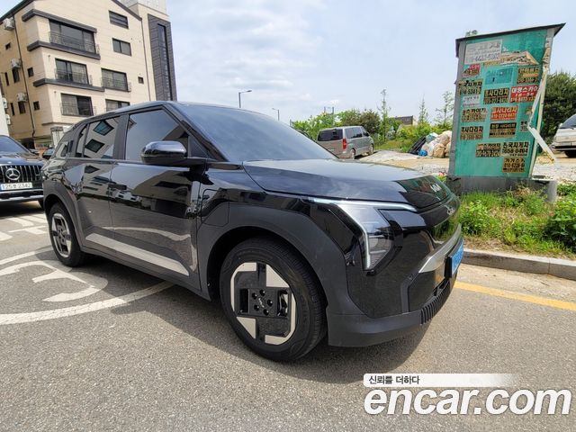 Kia EV3 Standard 2WD Air — пробег 11 000 км — фото 2 из 5