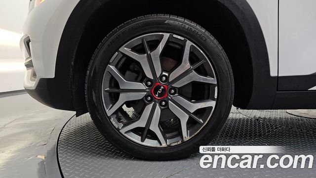 Kia Seltos из Кореи Encar