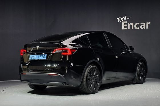 Tesla Model Y RWD — пробег 32 230 км — фото 2 из 5