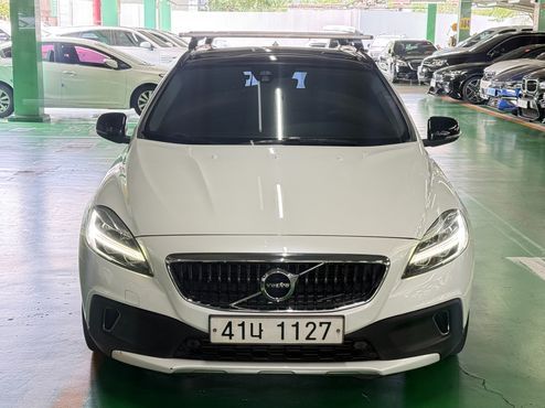 Volvo V40 D3 — пробег 76 008 км — фото 3 из 5