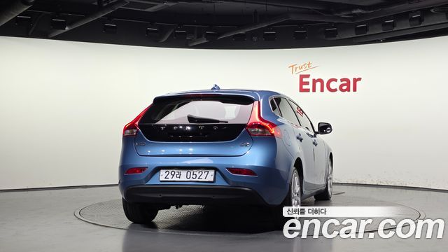 Volvo V40 из Кореи Encar