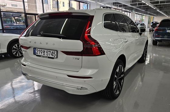 Volvo XC60 T8 Ultra Bright — пробег 5 118 км — фото 2 из 5