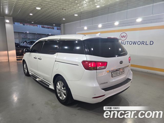 Kia Carnival 11-seater Luxury — пробег 259 104 км — фото 2 из 5