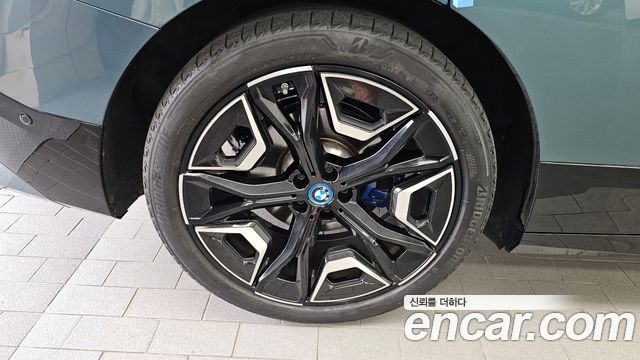 BMW iX из Кореи Encar