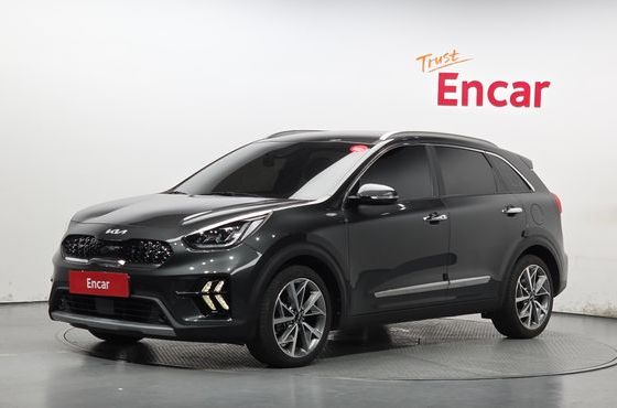 Kia Niro 1.6 HEV Signature — пробег 34 979 км — фото 1 из 5