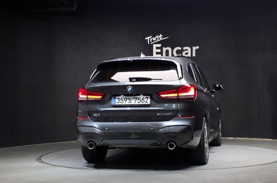BMW X1 xDrive 20i M Sport — пробег 77 273 км — фото 4 из 5