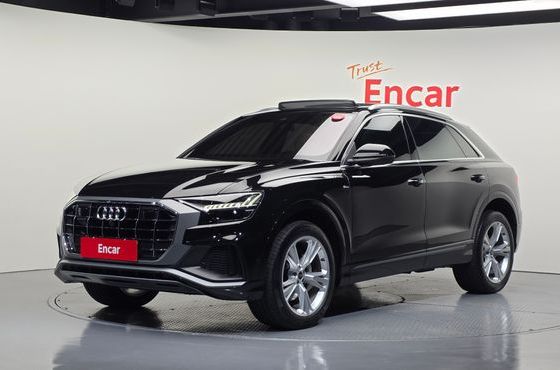 Audi Q8 45 TDI Quattro Premium — пробег 33 915 км — фото 1 из 5