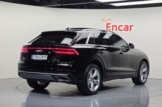 Audi Q8 45 TDI Quattro Premium — пробег 33 915 км — фото 2 из 5