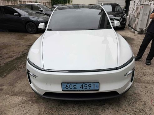 Tesla Model Y RWD — пробег 1 300 км — фото 1 из 5