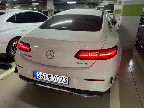 Mercedes-Benz E-Class E300d 4MATIC Coupe — пробег 6 000 км — фото 3 из 5