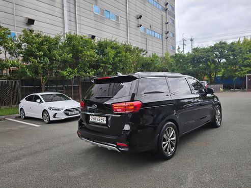 Kia Carnival 9-Seater Noblesse Special — пробег 165 000 км — фото 5 из 5