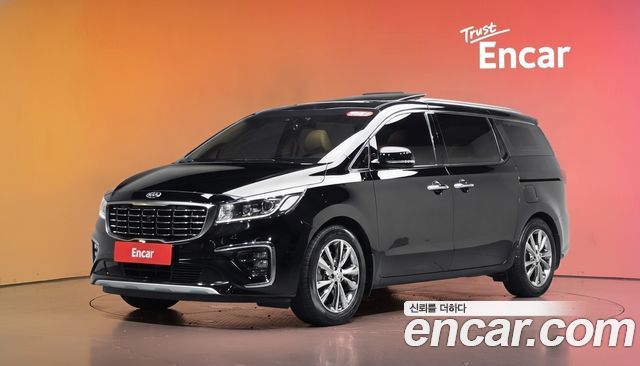 Kia Carnival Gasoline 9-Seater Noblesse Special — пробег 64 124 км — фото 1 из 5