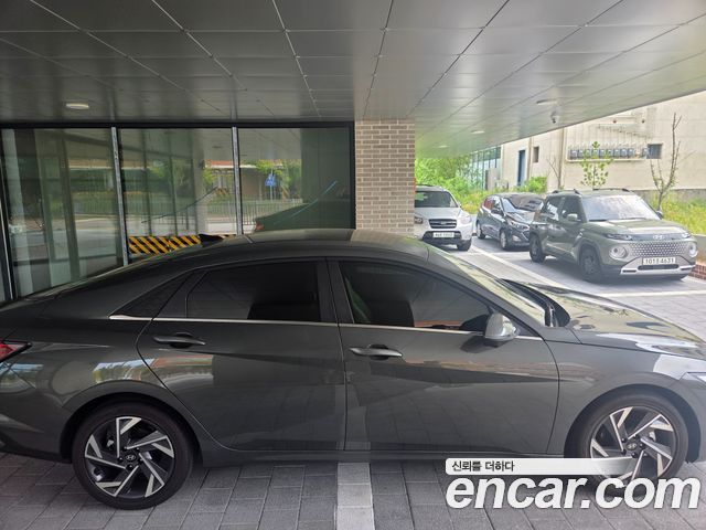 Hyundai AVANTE 1.6 Inspiration — пробег 2 369 км — фото 4 из 5